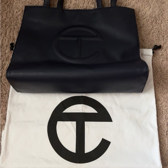 AUTHENTIC TELFAR Navy blue medium bag. Slightly worn with dust bag. - Picture 5 of 5